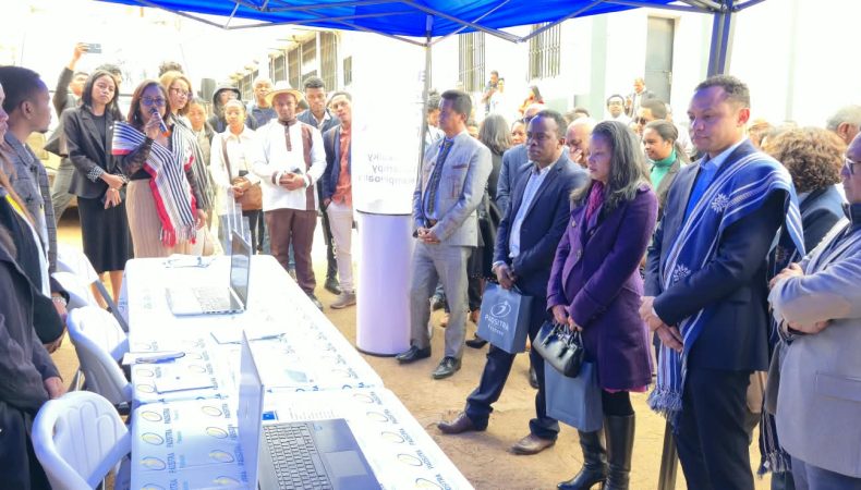 Lancement du programme pilote d’ordinateurs portables à crédit pour les étudiants